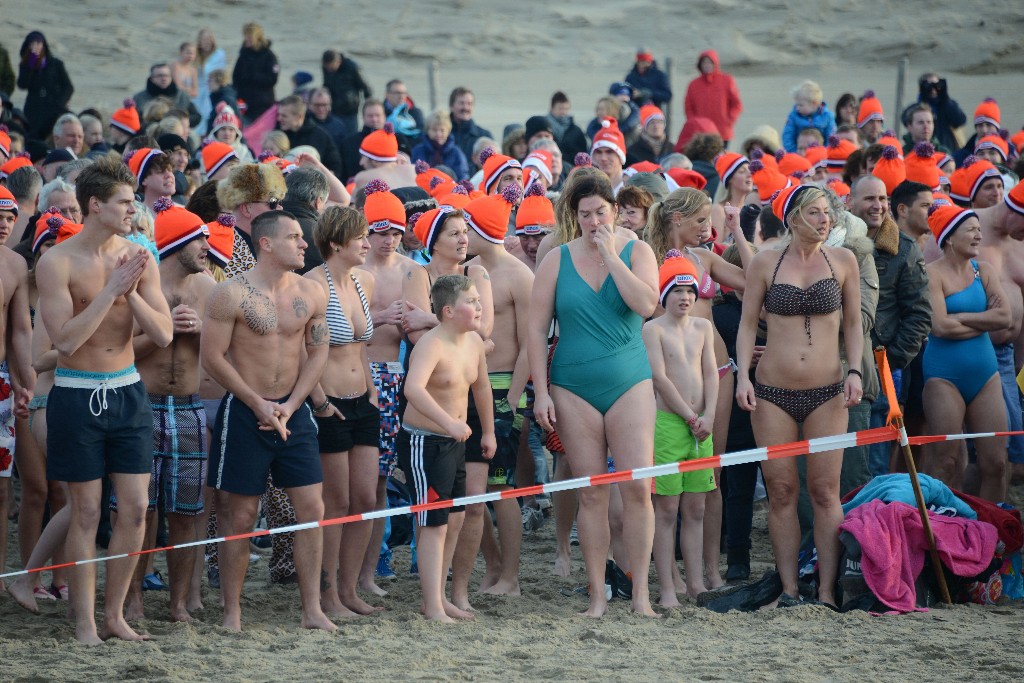 ../Images/Nieuwjaarsduik Nederzandt 2015 041.jpg